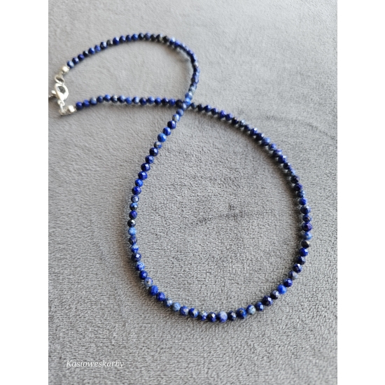 Naszyjnik z kamieni lapis lazuli